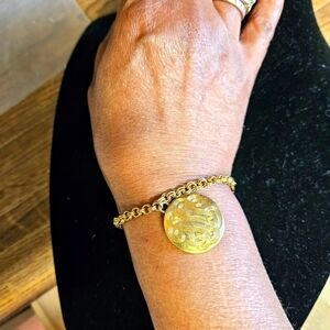 Vintage Napier Gold-tone Filigree Medallion Pendant Chain Bracelet